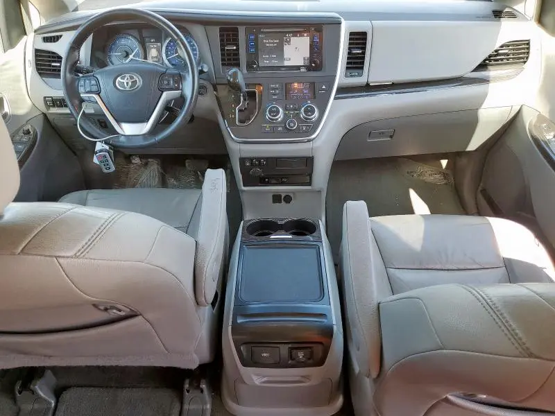 2015 TOYOTA SIENNA XLE  