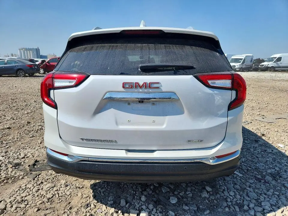 2022 GMC TERRAIN SLT  
