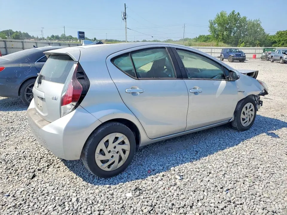 2016 TOYOTA PRIUS C   