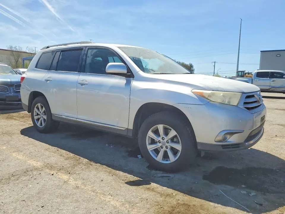 2011 TOYOTA HIGHLANDER BASE  