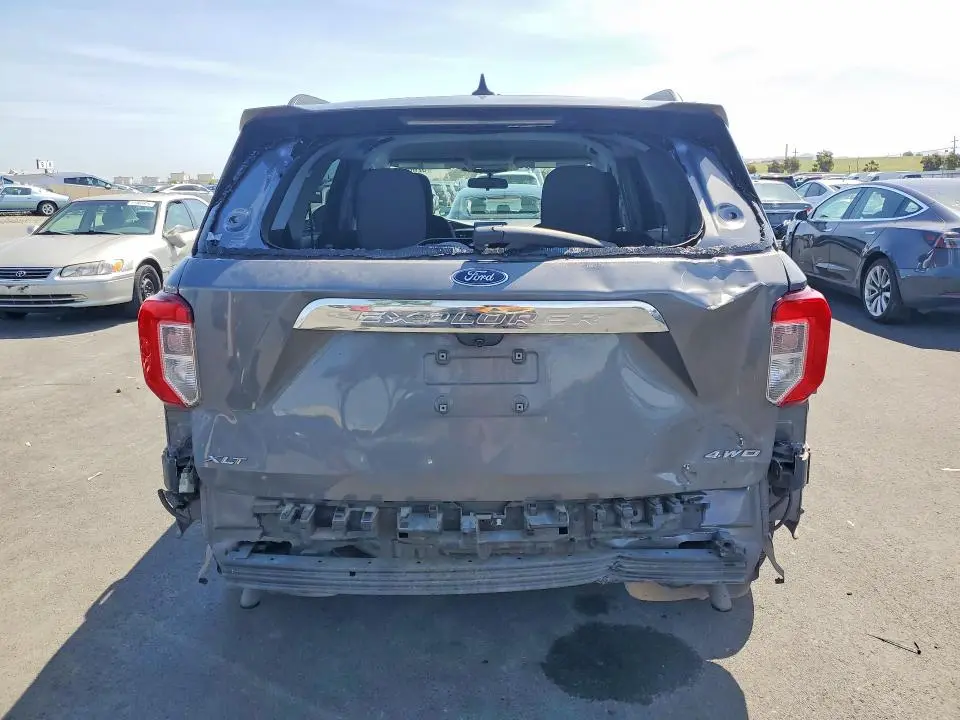 2021 FORD EXPLORER XLT  