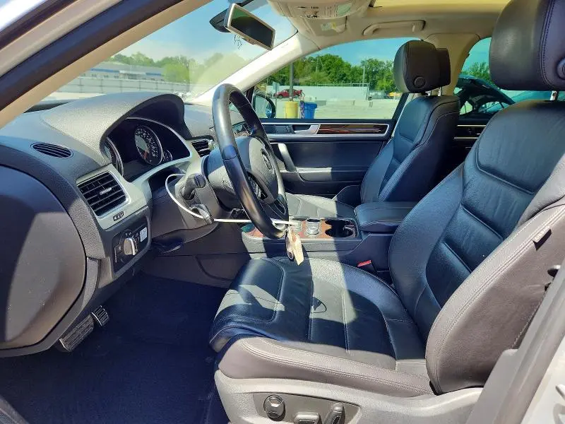 2015 VOLKSWAGEN TOUAREG V6 TDI  