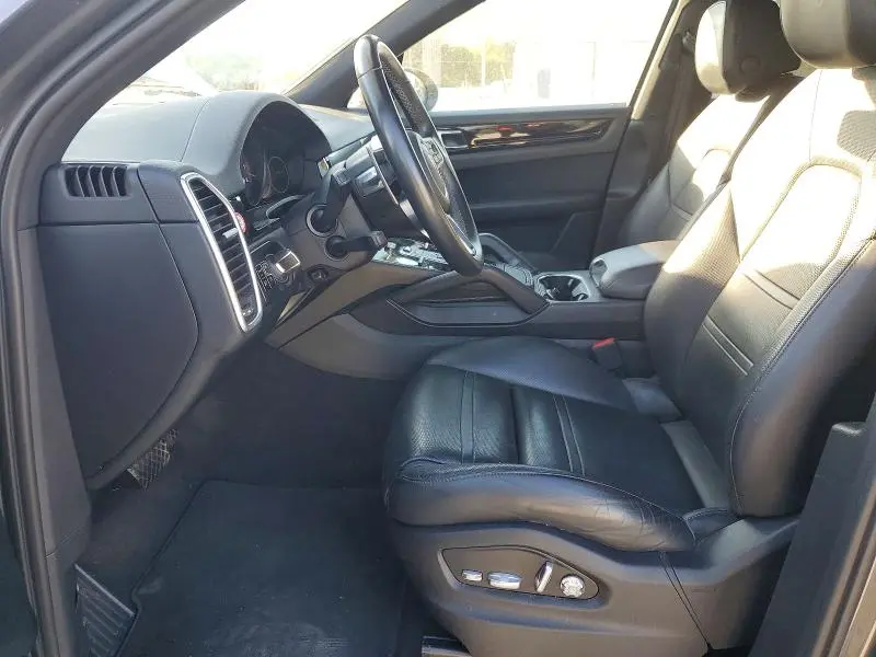 2019 PORSCHE CAYENNE   