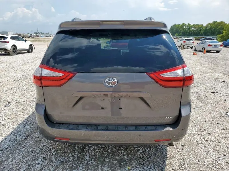 2015 TOYOTA SIENNA XLE  