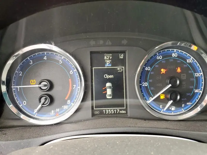 2019 TOYOTA COROLLA SE  