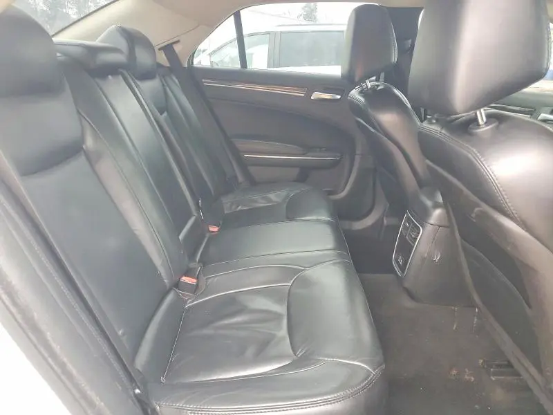 2016 CHRYSLER 300 LIMITED  