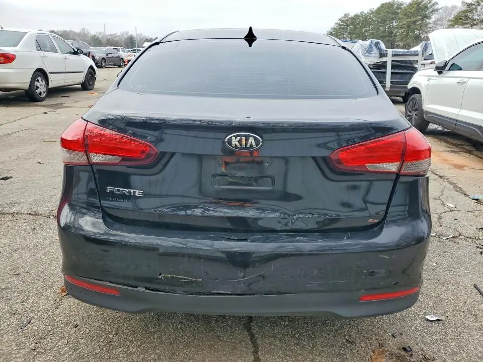 2017 KIA FORTE LX  