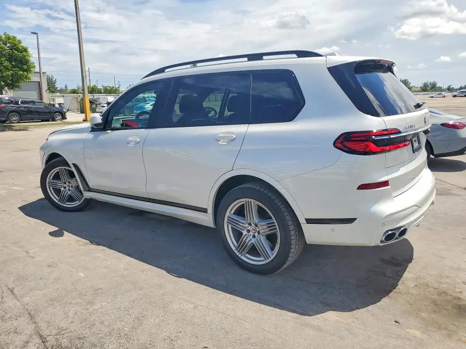 2025 BMW X7 ALPINA XB7  