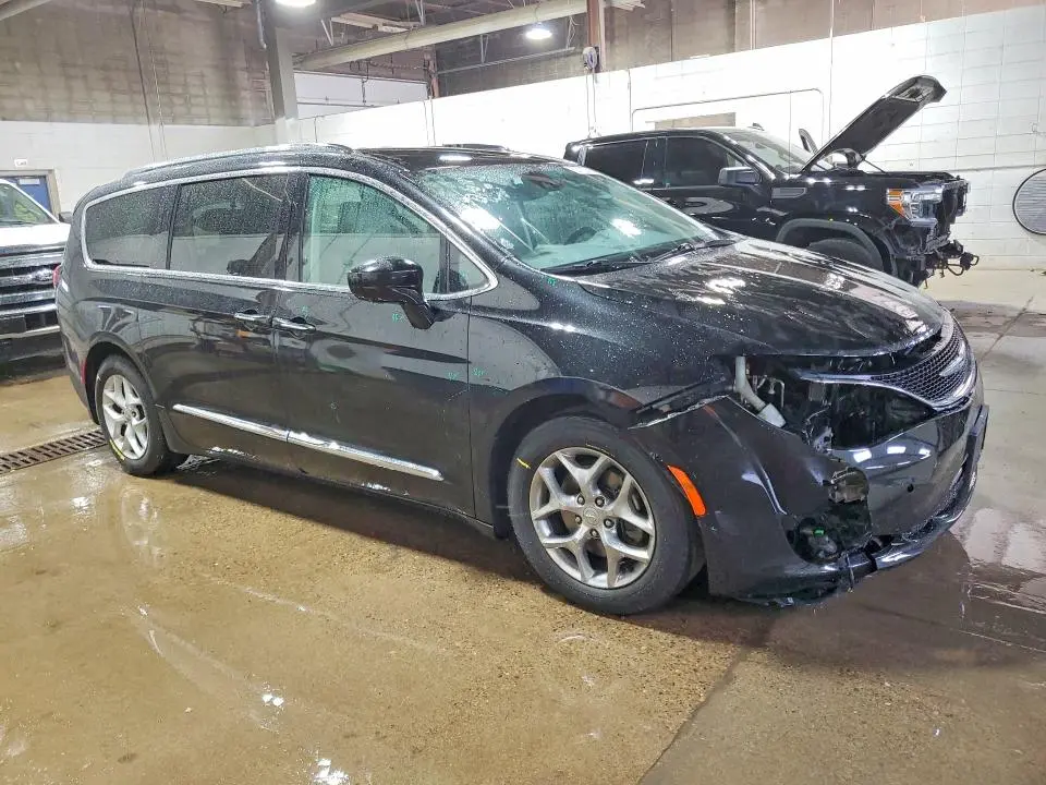 2017 CHRYSLER PACIFICA TOURING L PLUS  