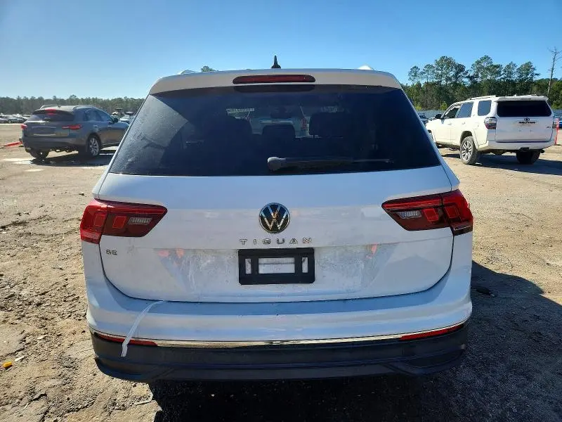 2022 VOLKSWAGEN TIGUAN SE  