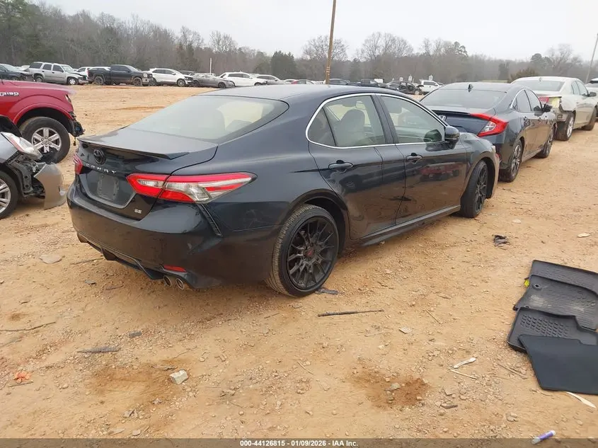 2018 TOYOTA CAMRY SE