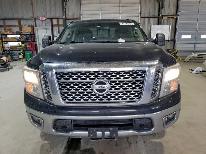 2017 NISSAN TITAN SV  