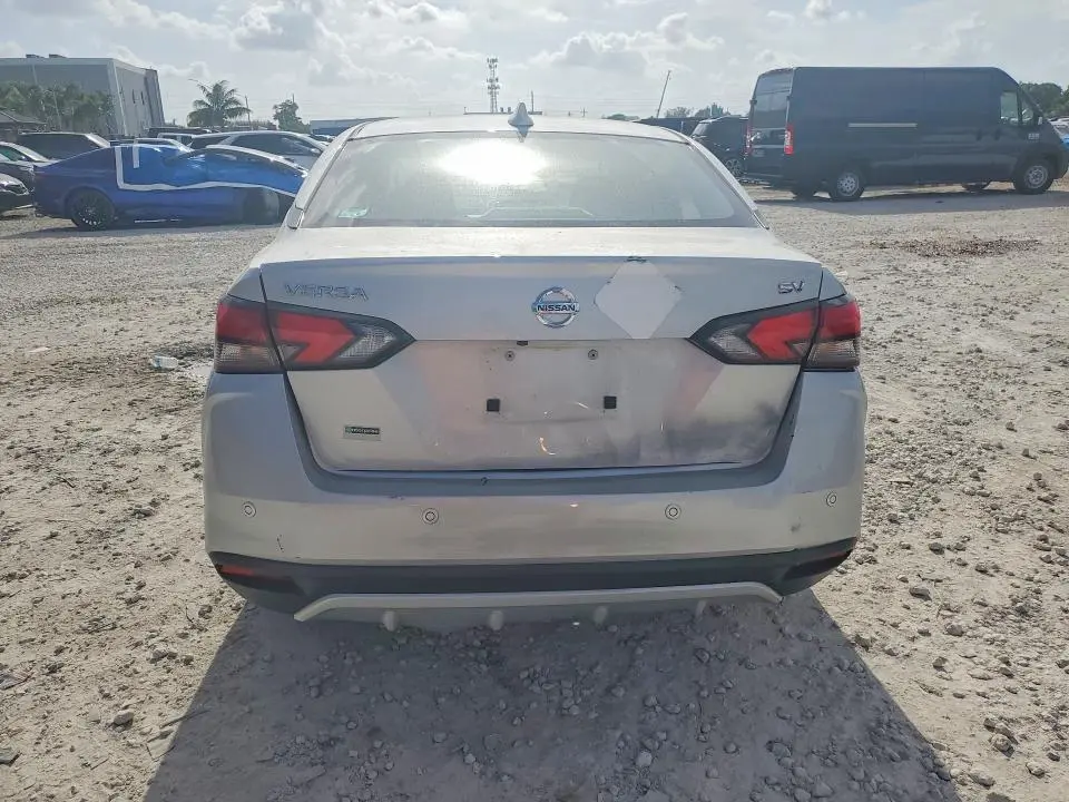 2021 NISSAN VERSA SV  