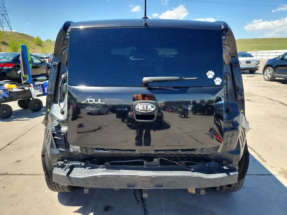 2013 KIA SOUL +  