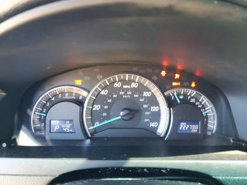 2014 TOYOTA CAMRY SE  