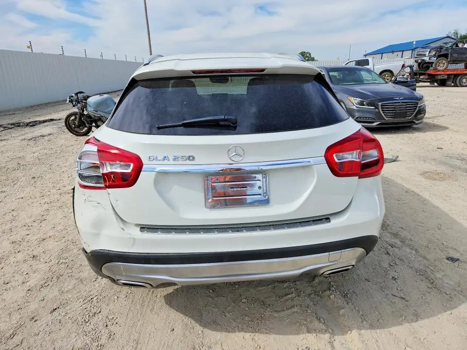 2017 MERCEDES-BENZ GLA 250  