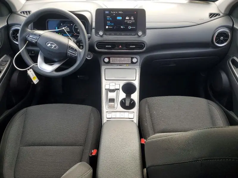 2023 HYUNDAI KONA SE  