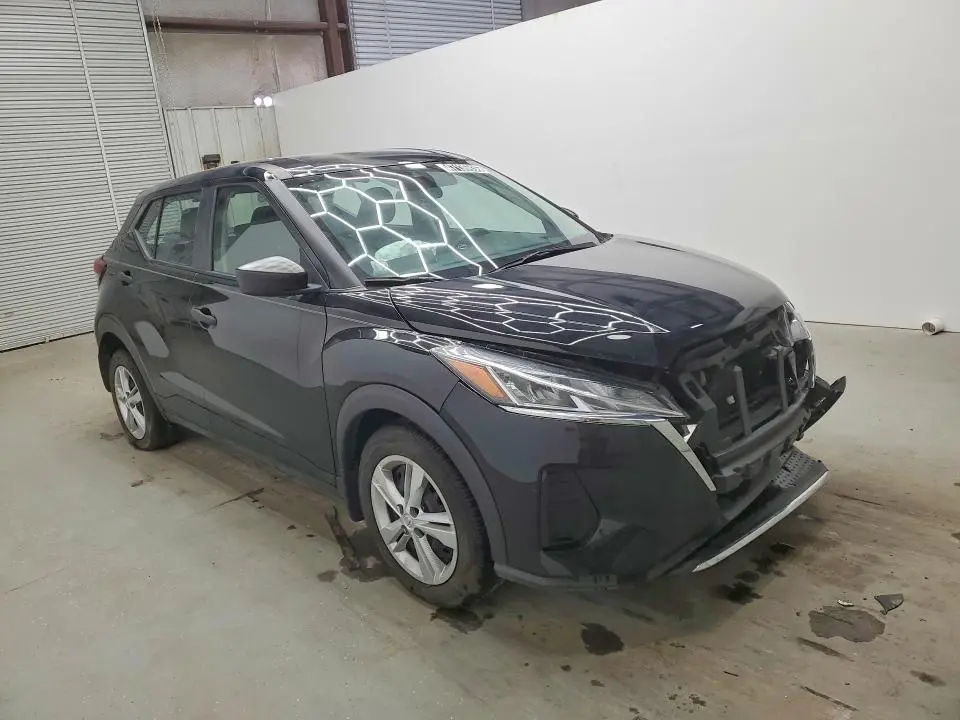 2024 NISSAN KICKS S  