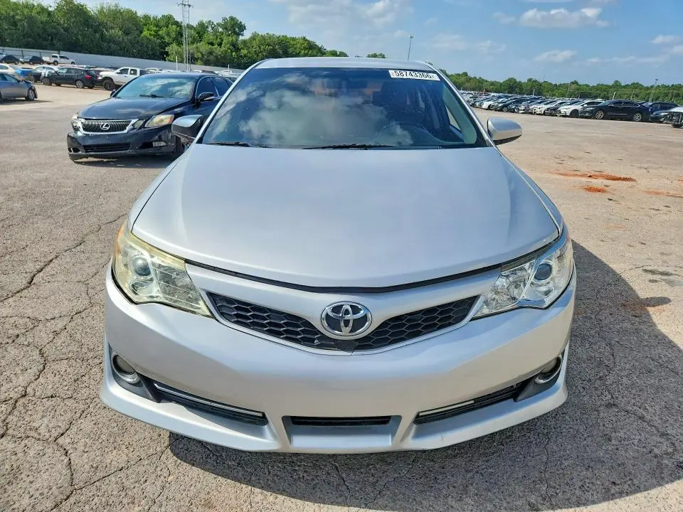 2012 TOYOTA CAMRY SE  