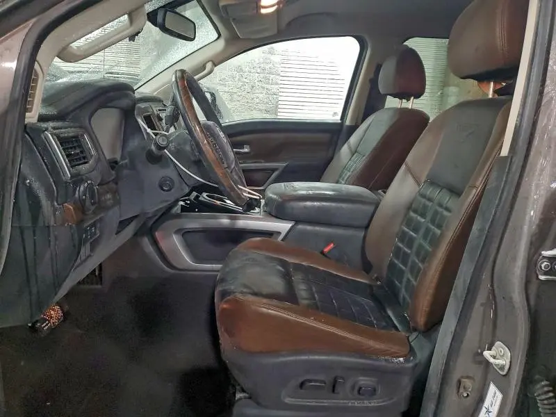 2017 NISSAN TITAN SV  