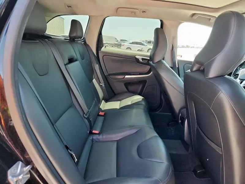 2015 VOLVO XC60 T6 PREMIER  