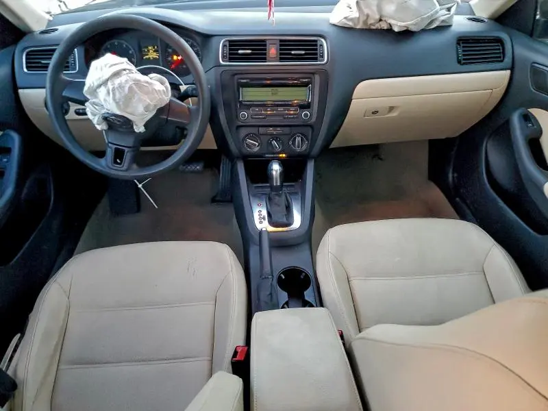 2011 VOLKSWAGEN JETTA SE  