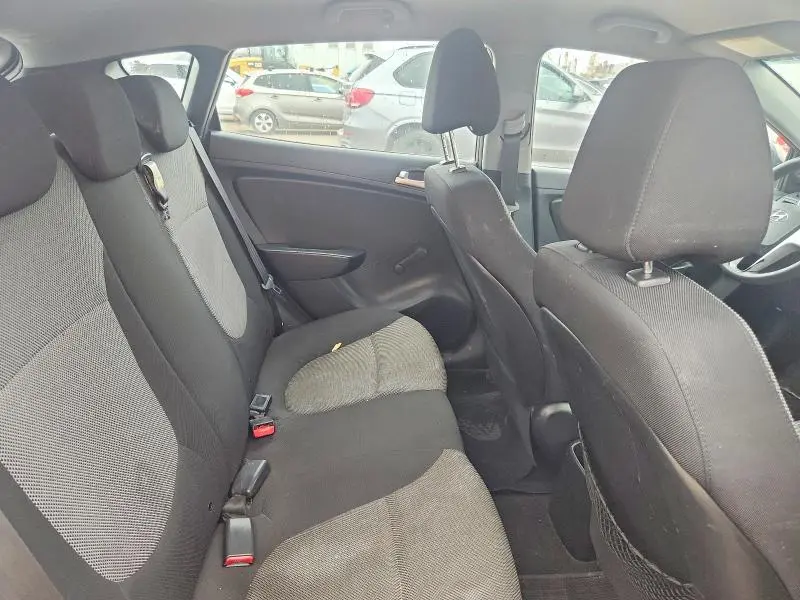 2013 HYUNDAI ACCENT GS  