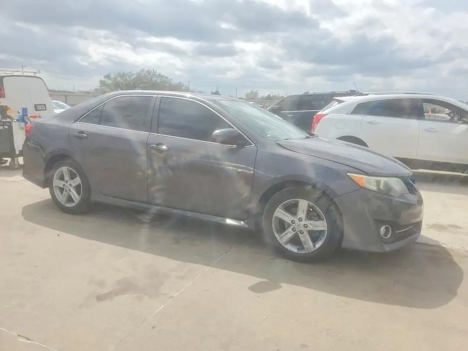 2014 TOYOTA CAMRY SE  