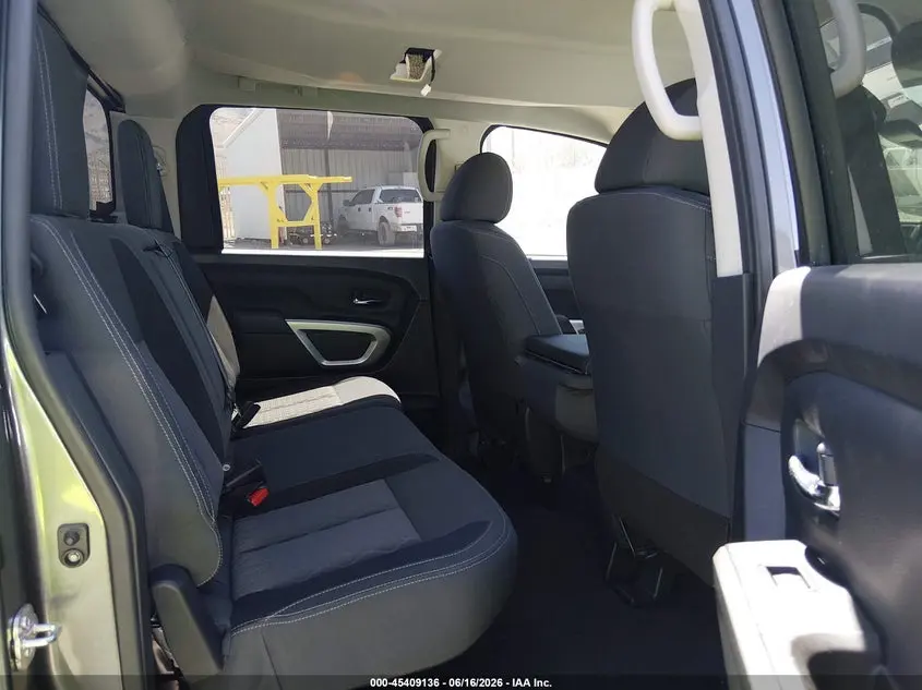 2024 NISSAN TITAN SV 4X2