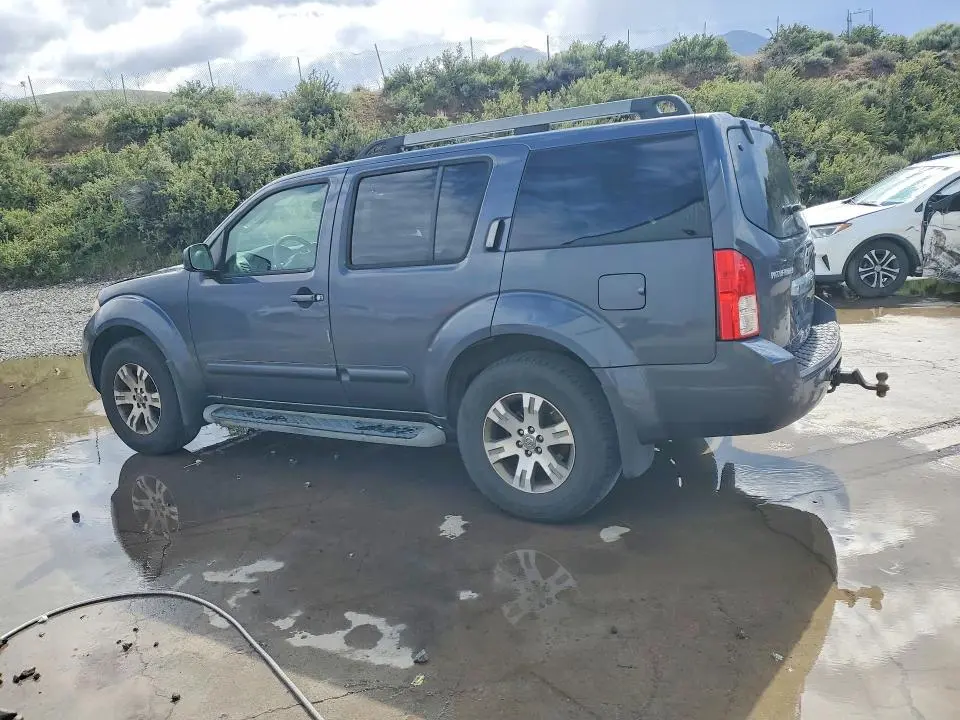 2010 NISSAN PATHFINDER S  