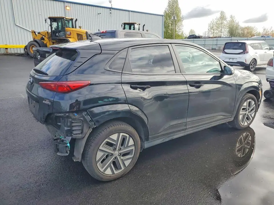 2023 HYUNDAI KONA SE  