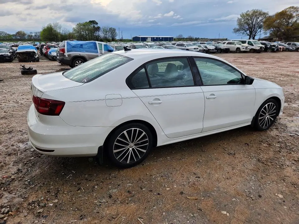 2016 VOLKSWAGEN JETTA SPORT  