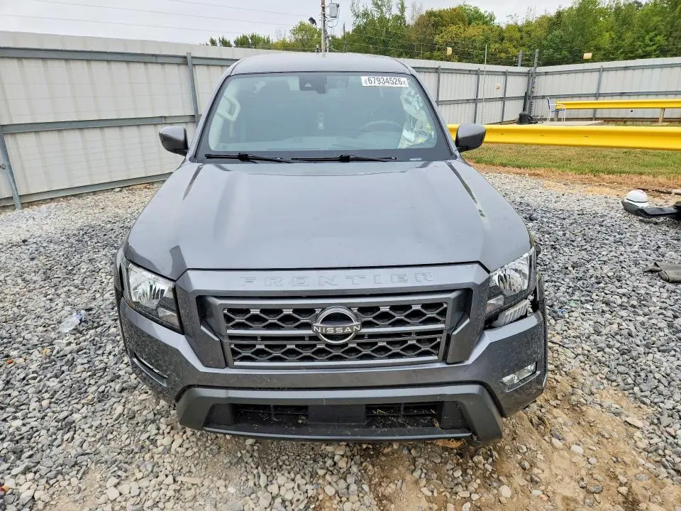 2022 NISSAN FRONTIER SV  
