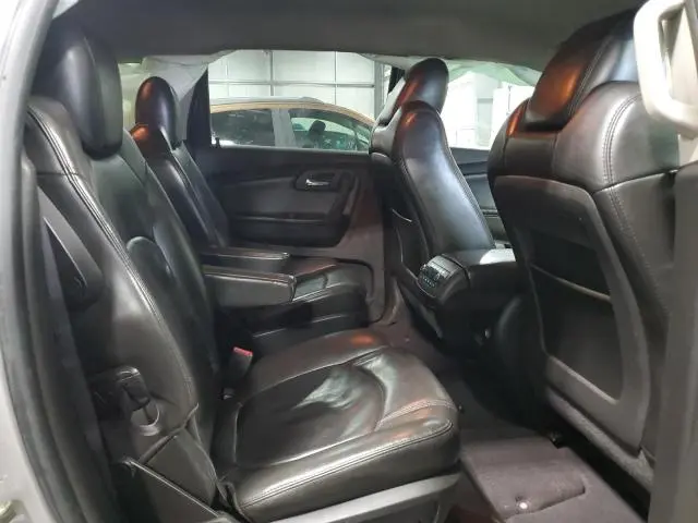 2010 CHEVROLET TRAVERSE LT  