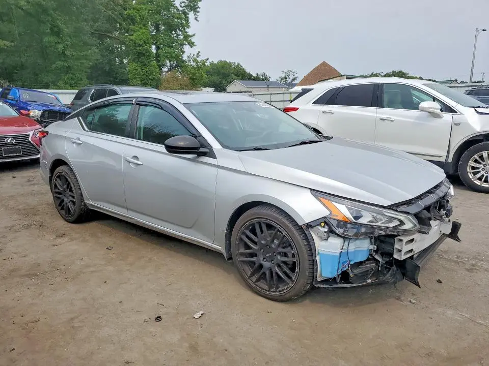 2020 NISSAN ALTIMA SR  