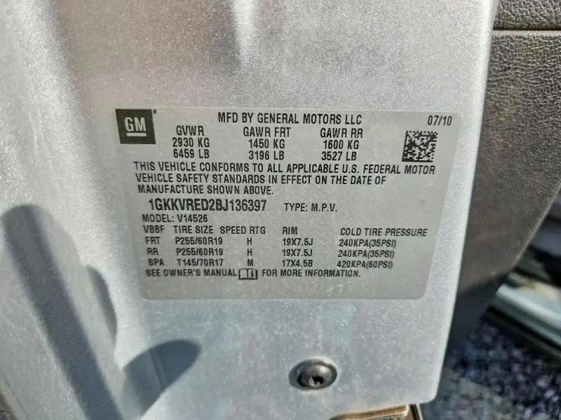 2011 GMC ACADIA SLT-1  