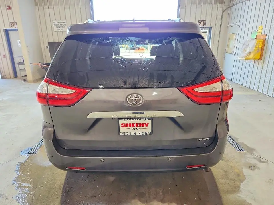 2015 TOYOTA SIENNA LIMITED PREMIUM 7-PASSENGER  