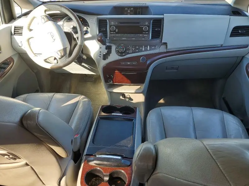 2011 TOYOTA SIENNA XLE 7-PASSENGER  