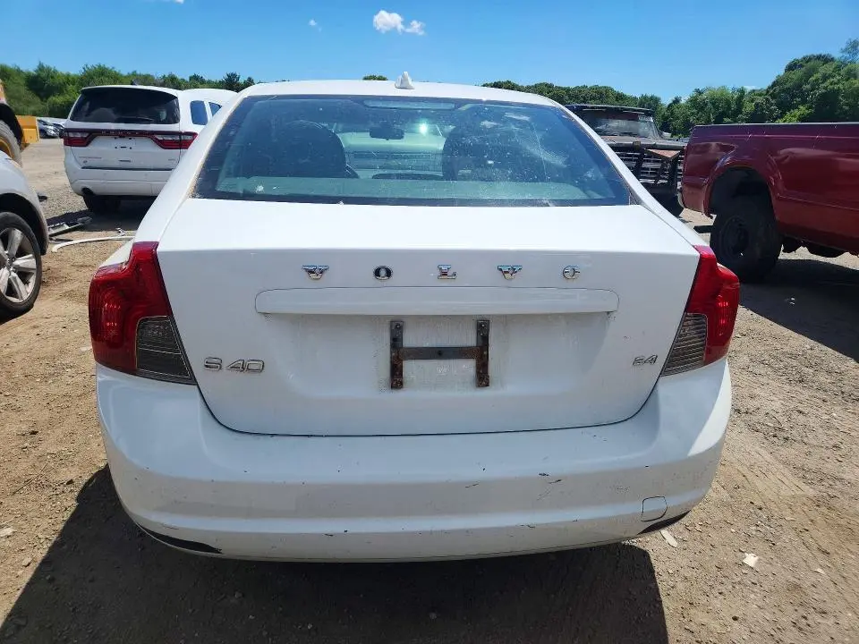 2010 VOLVO S40 2.4I  