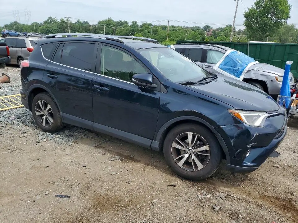 2018 TOYOTA RAV4 XLE  