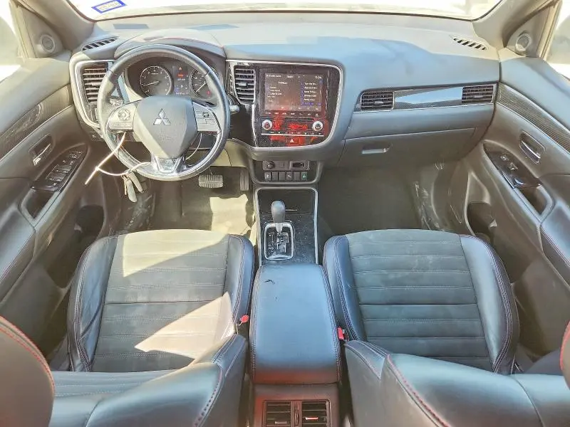 2020 MITSUBISHI OUTLANDER SE  