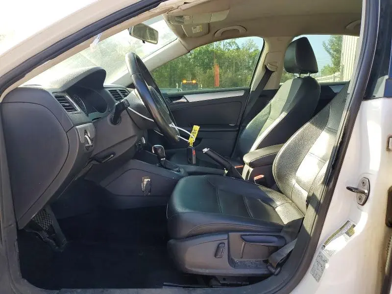 2013 VOLKSWAGEN JETTA SE  