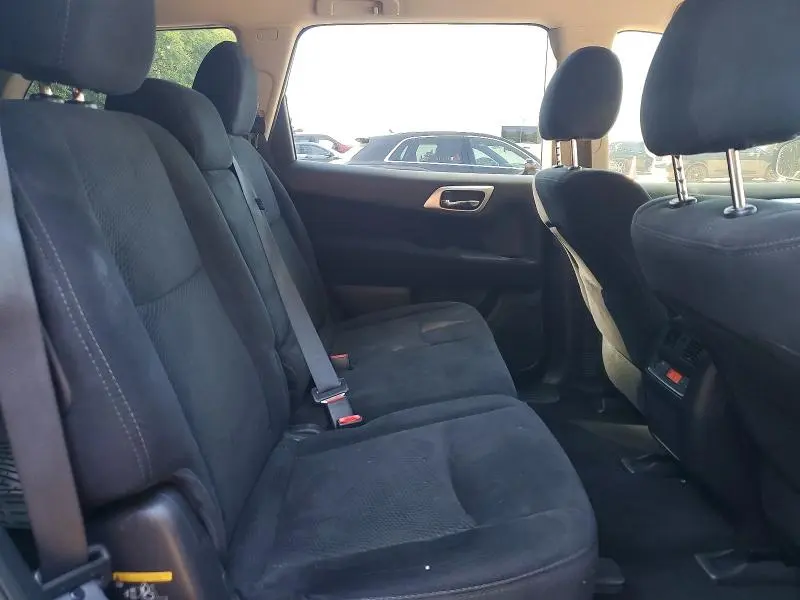 2016 NISSAN PATHFINDER SV  