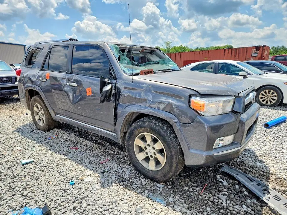 2010 TOYOTA 4RUNNER SR5  