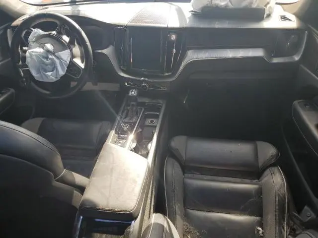 2020 VOLVO XC60 T5 R-DESIGN  