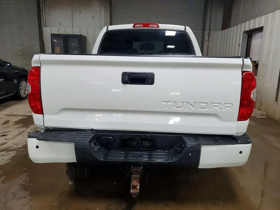 2017 TOYOTA TUNDRA SR5  