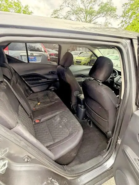 2021 NISSAN KICKS S  