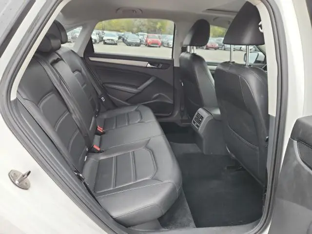 2014 VOLKSWAGEN PASSAT SE