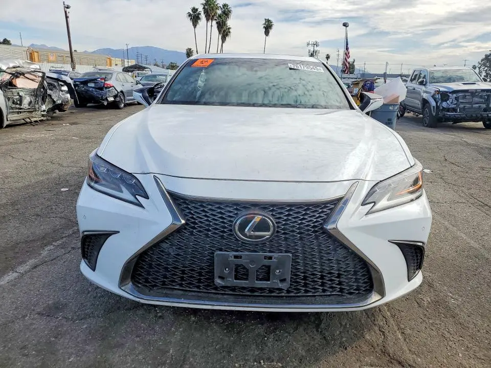 2021 LEXUS ES   
