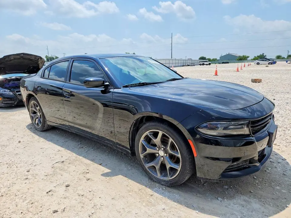 2015 DODGE CHARGER SXT  